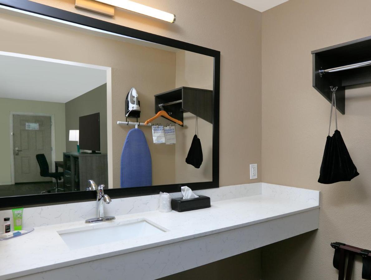 Hotel Super 8 By Wyndham Victoria - South - Hwy 59 Exteriér fotografie
